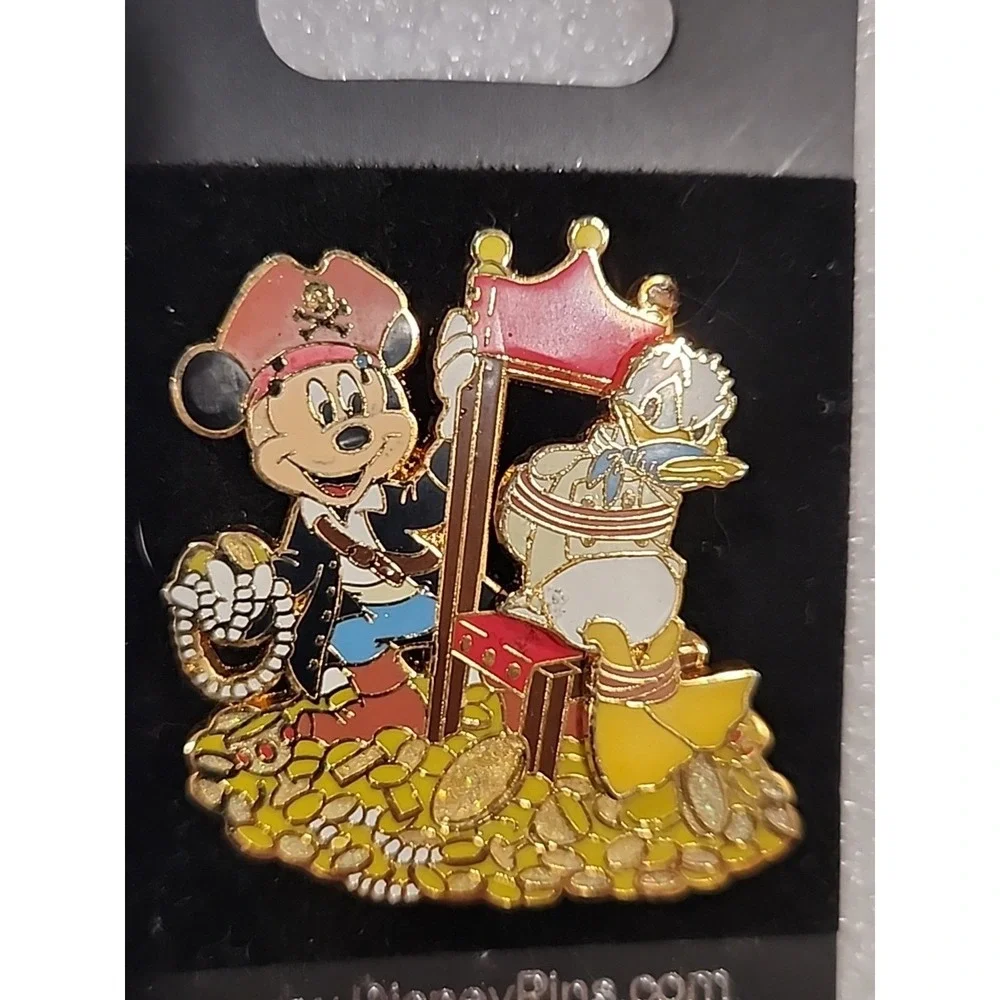 Disney Pin Pirates of the‎ Caribbean Mickey Donald Golden Treasure Scene 46842